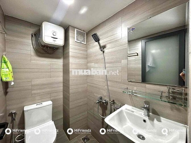 dạng nhà nguyên căn ngay góc hẻm Bùi Đình Tuý gần Hutech, GTVT, UEF