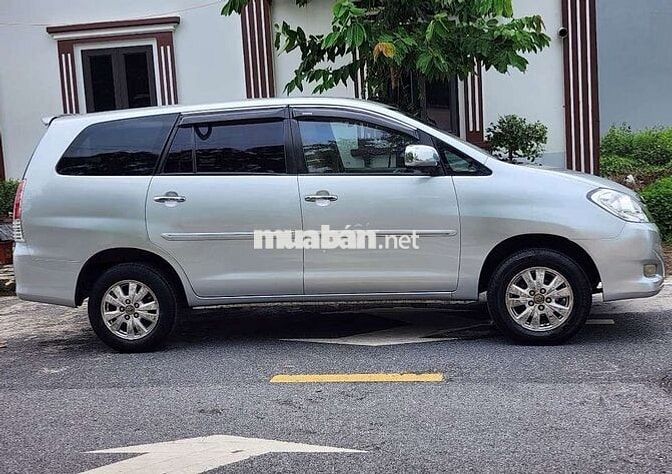 Toyota Innova G xịn sx2009,gia đình sử dụng .