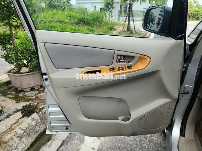 Toyota Innova G xịn sx2009,gia đình sử dụng .