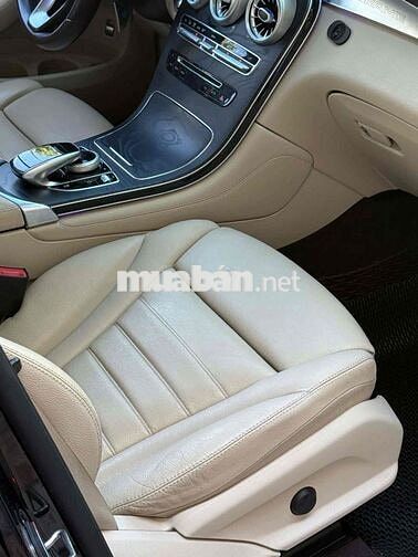 Mercedes-Benz GLC 300 2018 Đen 100000 km