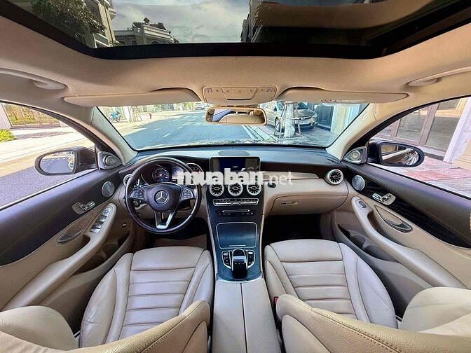 Mercedes-Benz GLC 300 2018 Đen 100000 km