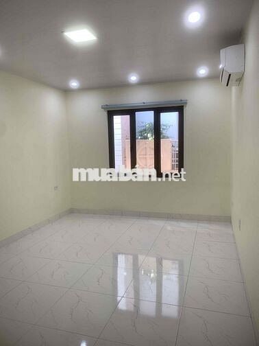 cho thuê nhà nguyên căn 3 tầng mặt phó chính chủ