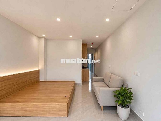 ĐI BỘ RA ĐH THƯƠNG MẠI, ĐHQG, SƯ PHẠM, CHO GIỮ PHÒNG ĐẾN THÁNG 9 Ở