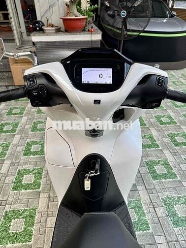 Honda SH 160i CBS Mẫu 2026 Trắng Keng