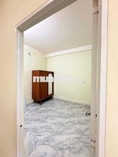 Cho thuê nhà 1 trệt 1 lầu gần cổng sau công ty bon chen , phường bửu h