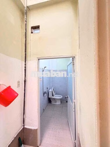 Cho thuê nhà 1 trệt 1 lầu gần cổng sau công ty bon chen , phường bửu h
