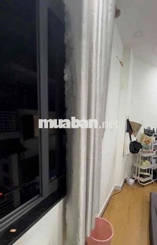 Phòng trọ Bình Thạnh có ban công cửa sổ