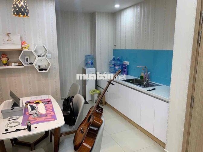 Căn hộ 1PN nội thất xịn xò, view hồ bơi, tầng cao thoáng mát, ở liền