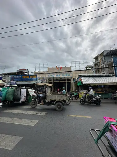 Bán nhanh lô đất thổ cư, 300m2, gần chợ Bà Điểm, Hóc Môn, HCM