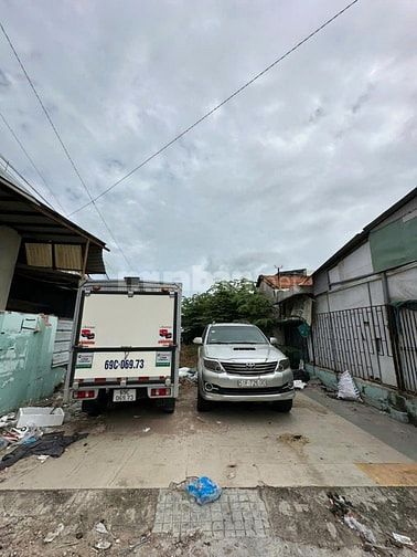Bán nhanh lô đất thổ cư, 300m2, gần chợ Bà Điểm, Hóc Môn, HCM