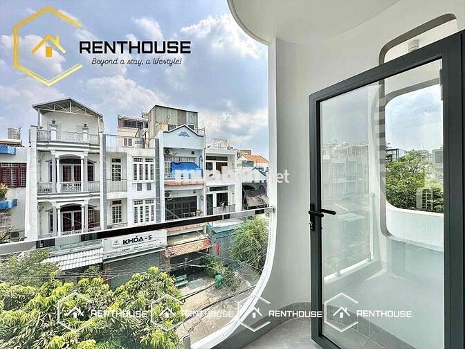 CĂN HỘ DỊCH VỤ CÓ BAN CÔNG, CỬA SỔ LỚN
