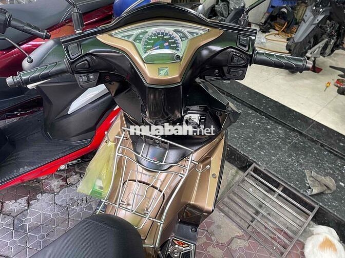 Honda Air Blade FI 2015 Đen Vàng Đồng