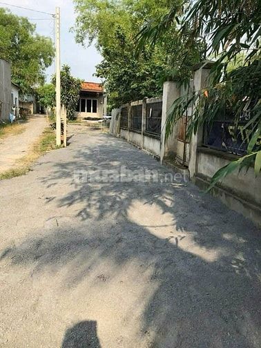 TÌM ĐÂU RA: HƠN 120M² ĐẤT THỔ CƯ -TẶNG KÈM NHÀ CẤP 4 NGAY TÂN THẠNH