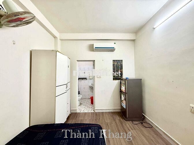 Trống Sẵn 3P Full Nội Thất Rộng 25m2 Cửa Sổ Ngay ĐH Kinh Tế UeH Q10