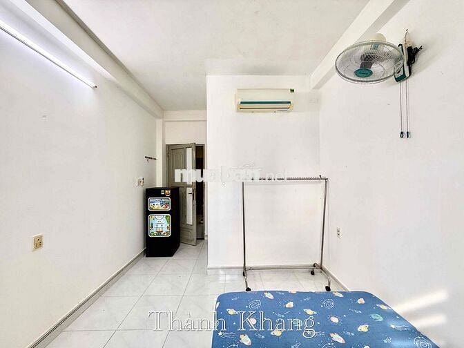 Trống Sẵn 3P Full Nội Thất Rộng 25m2 Cửa Sổ Ngay ĐH Kinh Tế UeH Q10