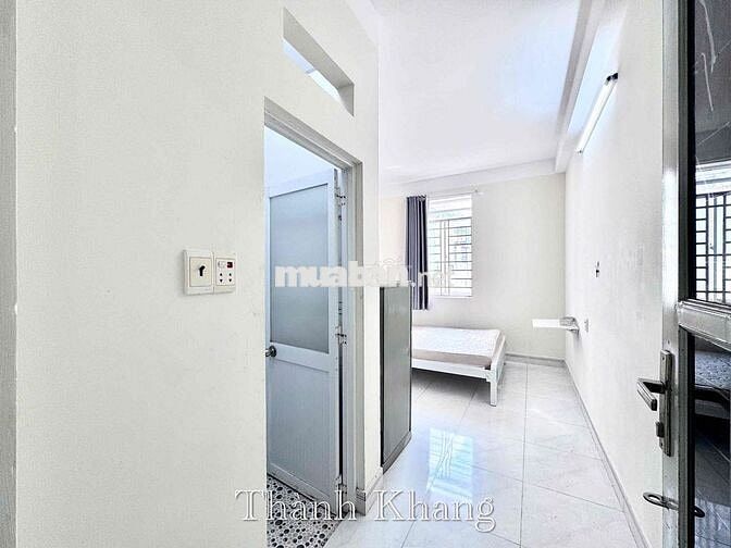 Trống Sẵn 3P Full Nội Thất Rộng 25m2 Cửa Sổ Ngay ĐH Kinh Tế UeH Q10