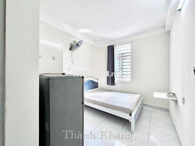 Trống Sẵn 3P Full Nội Thất Rộng 25m2 Cửa Sổ Ngay ĐH Kinh Tế UeH Q10