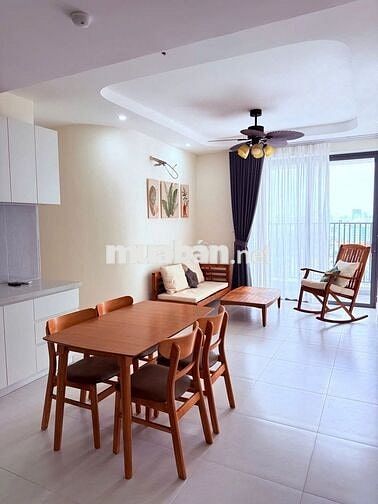 cho thuê căn Aurora 2 PN , 2WC có nội thất 11tr có ban công, mới 100%