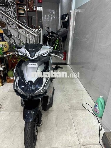 Honda Air Blade 2022 Bạc 8150 km