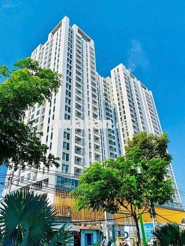 cho thuê căn Aurora 2 PN , 2WC có nội thất 11tr có ban công, mới 100%