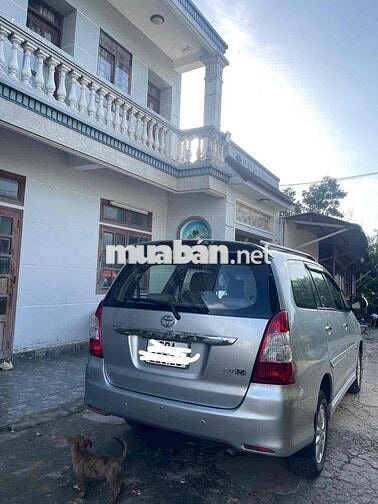 Toyota Innova V 7 chỗ Tự động Bạc