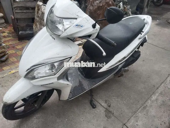 Honda Vision máy êm, đầy đủ chức năng 