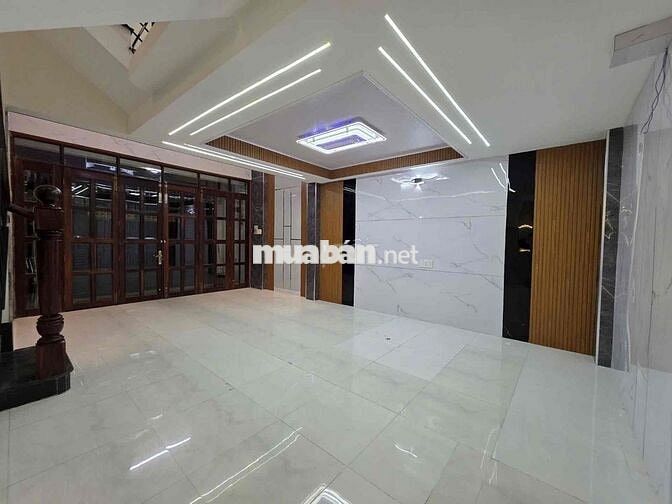 BÁN NHÀ HẺM XE TẢI CÁCH MẶT TIỀN 30M - 5 TẦNG NỞ HẬU 5,6M BỀ THẾ .