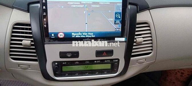 Toyota Innova V 7 chỗ Tự động Bạc
