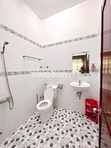 Nhà trệt lầu 2PN có nội thất góc KDC Hồng Phát 8,5 triệu