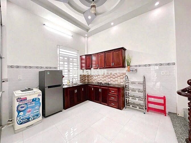 Nhà trệt lầu 2PN có nội thất góc KDC Hồng Phát 8,5 triệu