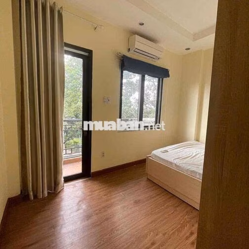 CHO THUÊ CHDV 2PN VIEW BỜ KÈ HOÀNG SA- QUẬN 1. Ở 3-4 NGƯỜI THOẢI MÁI