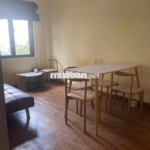 CHO THUÊ CHDV 2PN VIEW BỜ KÈ HOÀNG SA- QUẬN 1. Ở 3-4 NGƯỜI THOẢI MÁI