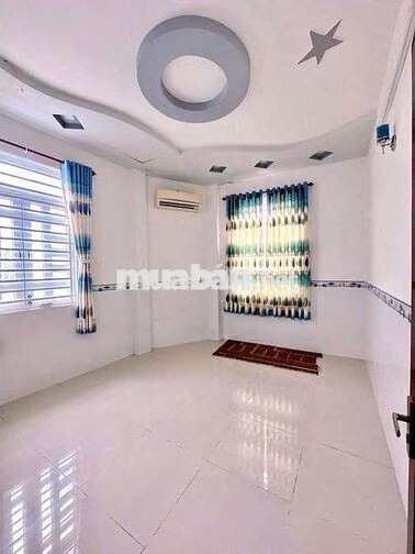 Nhà trệt lầu 2PN có nội thất góc KDC Hồng Phát 8,5 triệu