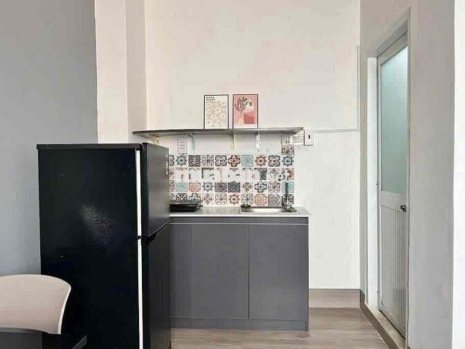 STUDIO FULL NỘI THẤT, CỬA SỔ TRỜI THOÁNG NGAY ,GẦN CV GIA DINH