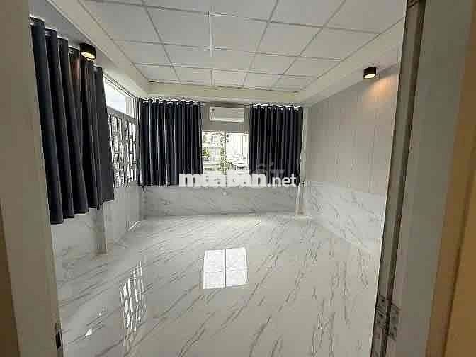 Hẻm 24D Cao Bá Nhạ, P.Nguyễn Cư Trinh, Quận 1 Diện tích: 7x5m Kết cấu: