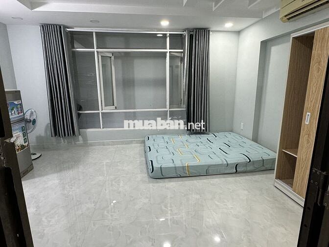 Phòng sát công viên Lê Văn Tám, full nội thất, ngay lầu 1