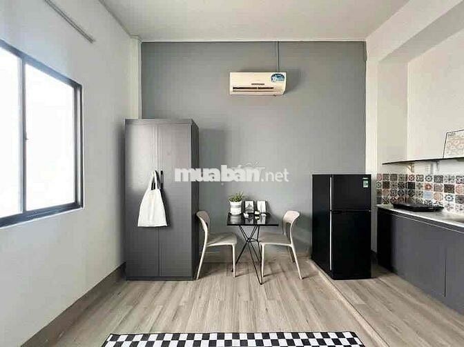 STUDIO FULL NỘI THẤT, CỬA SỔ TRỜI THOÁNG NGAY ,GẦN CV GIA DINH