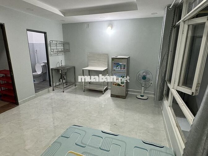 Phòng sát công viên Lê Văn Tám, full nội thất, ngay lầu 1