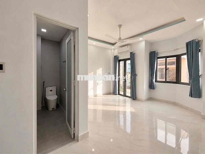 Nhỉnh 6 Tỷ - 40M² - 4 Tầng BTCT - 3PN - CĂN GÓC HOÀNG HOA THÁM Ngay CH