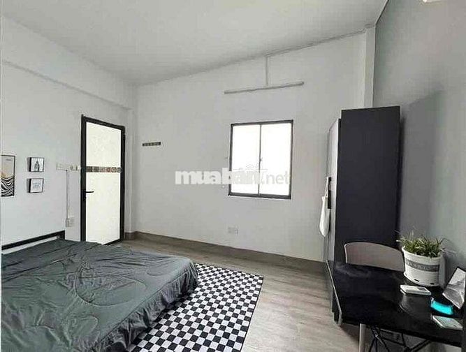 STUDIO FULL NỘI THẤT, CỬA SỔ TRỜI THOÁNG NGAY ,GẦN CV GIA DINH