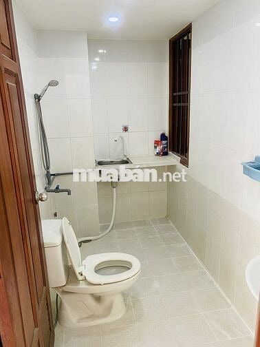 CĂN 2 PHÒNG NGỦ BAN CÔNG THOÁNG CÓ NƯỚC MÁY NÓNG LẠNH DƯƠNG QUẢNG HÀM