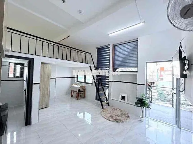 PHÒNG TRỌ CÓ GÁC BANCOL RỘNG HƠN 40M2 GẦN ĐẠI HỌC VĂN LANG