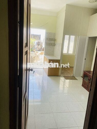 CĂN 2 PHÒNG NGỦ BAN CÔNG THOÁNG CÓ NƯỚC MÁY NÓNG LẠNH DƯƠNG QUẢNG HÀM