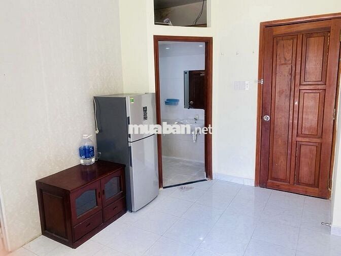 CĂN 2 PHÒNG NGỦ BAN CÔNG THOÁNG CÓ NƯỚC MÁY NÓNG LẠNH DƯƠNG QUẢNG HÀM