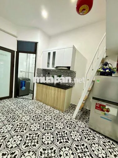 Phòng Đi Bộ Qua Ngoại Thương 3 Phút - Gác Cao Có Cửa Sổ - ở được 4 bạn