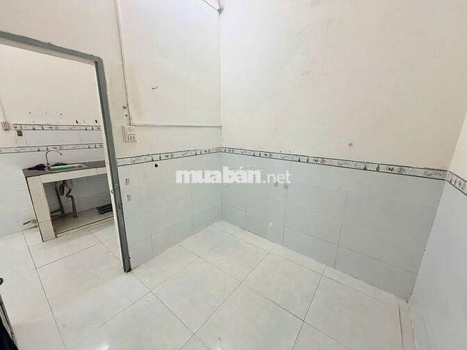 Nhà trệt lầu 2PN hẻm Da Liễu đường 3/2 3,5 triệu