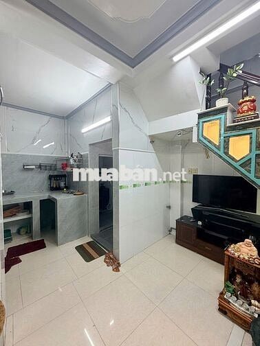 Nhà trệt lầu 2PN hẻm đường Bùi Thị Xuân 5,5 triệu
