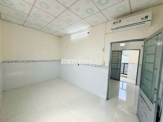 Nhà trệt lầu 2PN hẻm Da Liễu đường 3/2 3,5 triệu