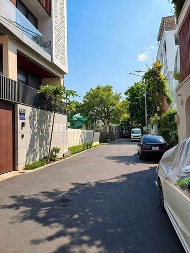 CHO THUÊ BIỆT THỰ KHU GIGAMALL- ĐƯỜNG 25- 1 TRỆT 2 LẦU ST, 5PN, 32TR.