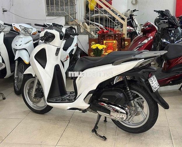 Honda SH 150/2017/ABS Trắng Đen Sport.Xe khỏi bàn